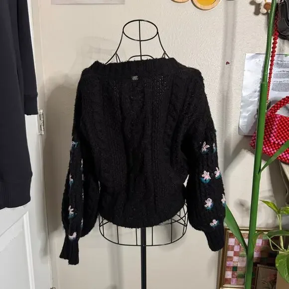 For Love & Lemons Savannah Floral Cropped Knit Cardigan M - Picture 5 of 10